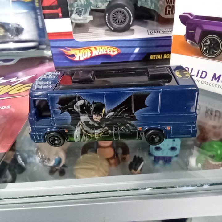 HOTWHEELS HW TOUR BUS AZUL BATMAN