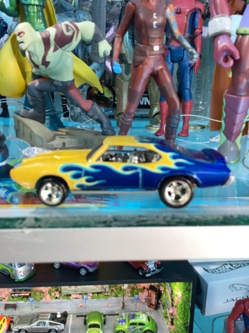 HOT WHEELS PONTIAC GTO 69 AMARILLO CON AZUL