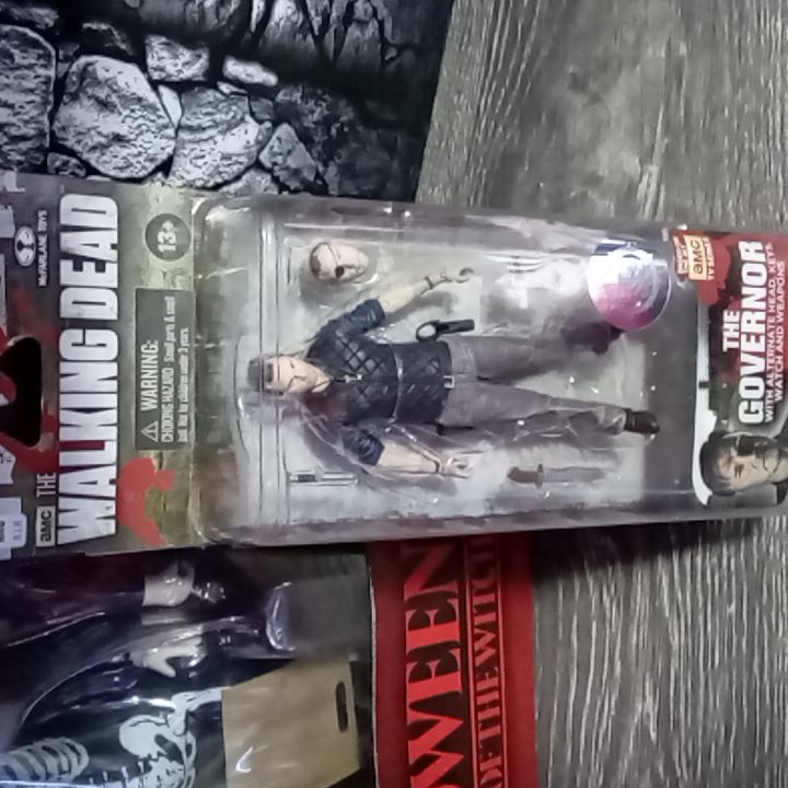 MCFARLANE WALKING DEAD THE GOVERNOR