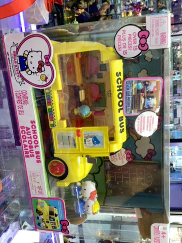 HELLO KITTY 40 ANIVERSARIO SCHOOL BUS