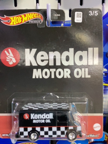 HOTWHEELS PREMIUM KENDAR MOTOR OIL COMBAT MEDIC