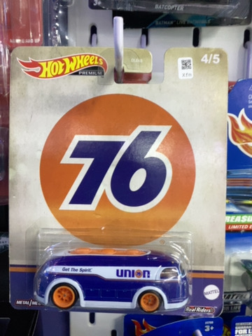 HOTWHEELS PREMIUM 76 HAULIN GAS