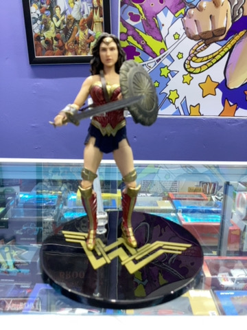 MEZCO ONE:12 WONDER WOMAN DC