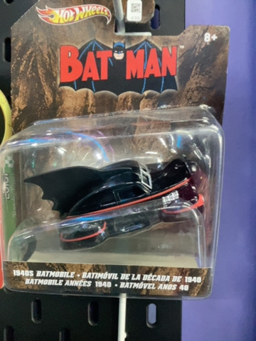 BATMAN 1940S BATIMOBILE