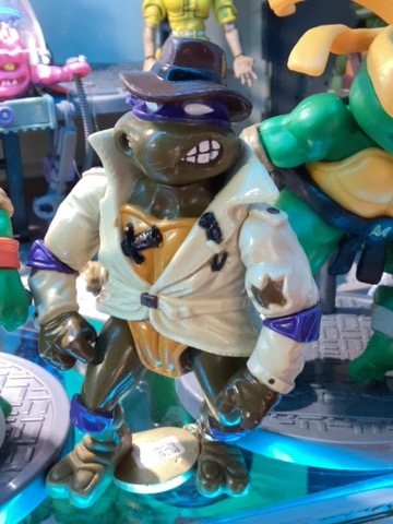 TORTUGAS NINJA DONATELO DETECTIVE FIGURA SUELTA