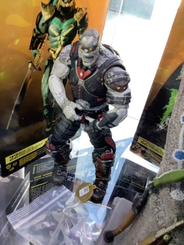 NECA GEARS OF WAR LOCUS FIGURA