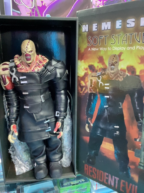 RESIDENT EVIL NEMESIS SOFT STATUE