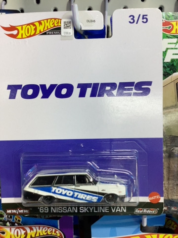 HOTWHEELS PREMIUM TOYO TIRES 69 NISSAN SKYLINE VAN