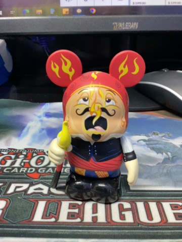 VINYLMATION FIRE EATER POR GERALD MENEZ