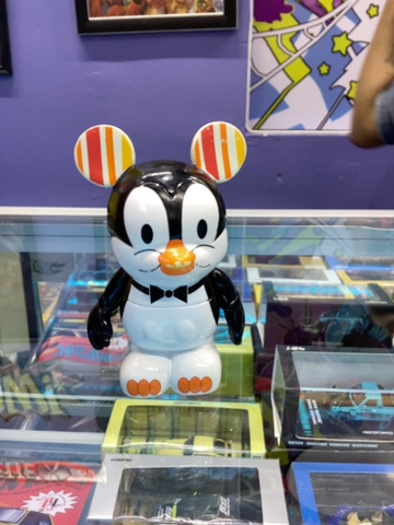 VINYLMATION PINGUINO DE MERRY POPINS POR DAWN OCKSTADT