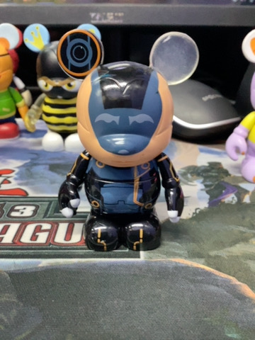 VINYLMATION TRON LEGACY JARVIS POR ERIC CASZATT