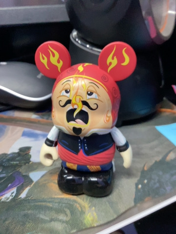 VINYLMATION FIRE EATER POR GERALD MENDEZ SIN ACCESORIO