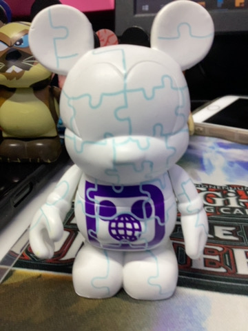 VINYLMATION PUZZLE THEME POR MARIA CLAPSIS