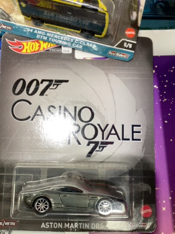 HOTWHEELS PREMIUM 007 CASINO ROYAL ASTON MARTIN DBS