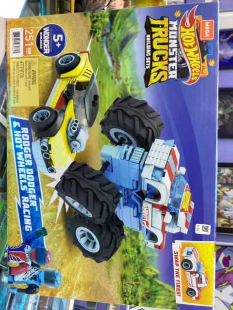 HOTWHEELS MONSTER TRUCK BUILDING SET