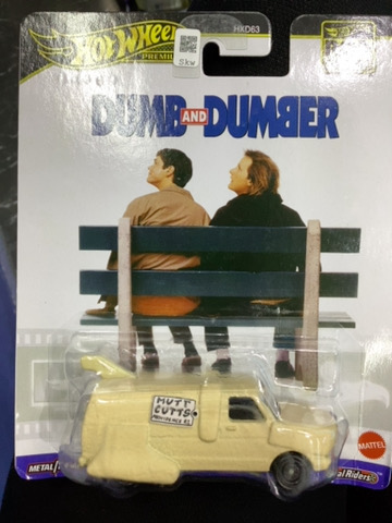 HOTWHEELS PREMIUM DUMB AND DUMBER MUTT CUTTS VAN