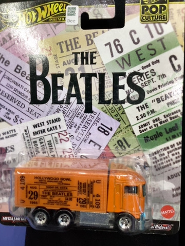 HOTWHEELS PREMIUM THE BEATLES HIWAY HAULER