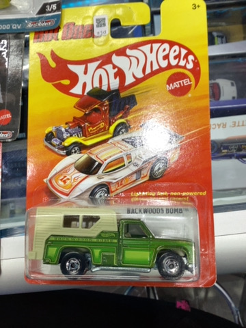 HOTWHEELS THE HOT ONE BACKWOODS BOMB