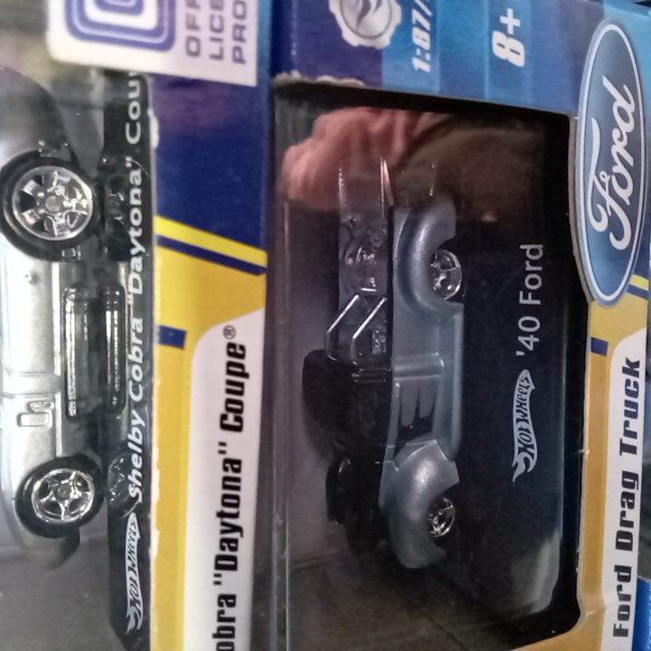 HOTWHEELS 40 FORD DRAG TRUCK