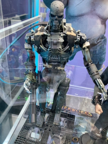 TERMINATOR SALVATION HOT TOYS