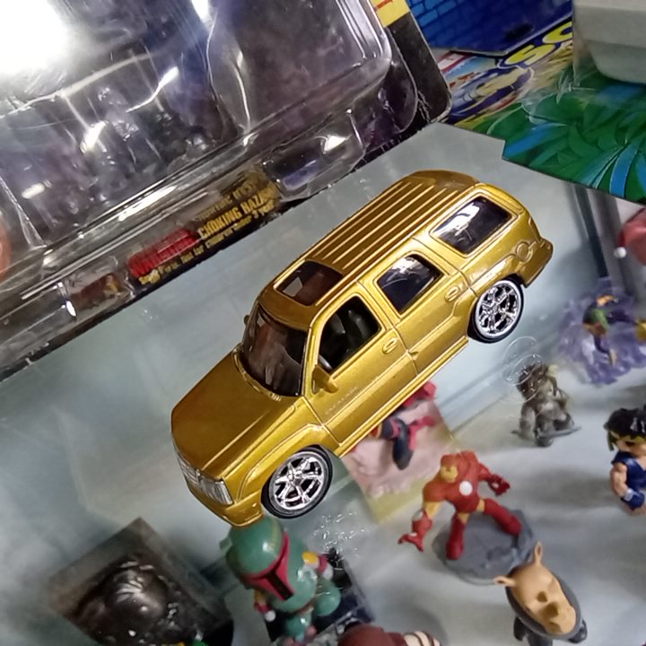 HOTWHEELS CADILLAC ESCALADE