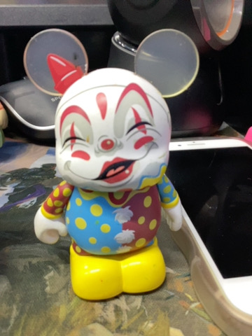 VINYLMATION UNDER THE BIG TOP THE CLOWN POR GERALD MENDEZ