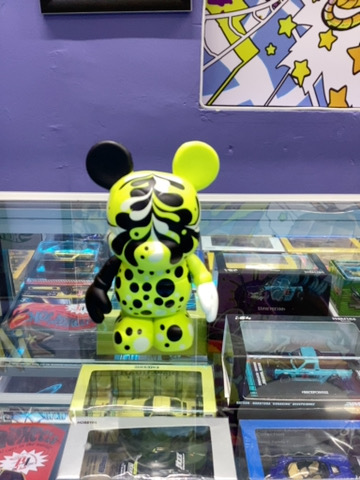 VINYLMATION YELLOW SPLATTERED POR THOMAS SCOTT