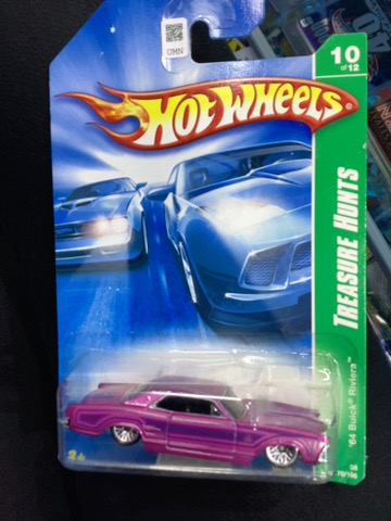 HOTWHEELS TREASURE HUNT 64 BUICK RIVERA