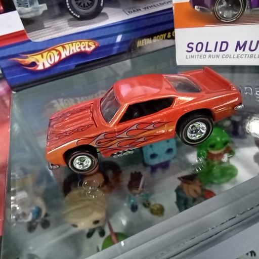 HOT WHEELS BARRACUDA NARANJA1967