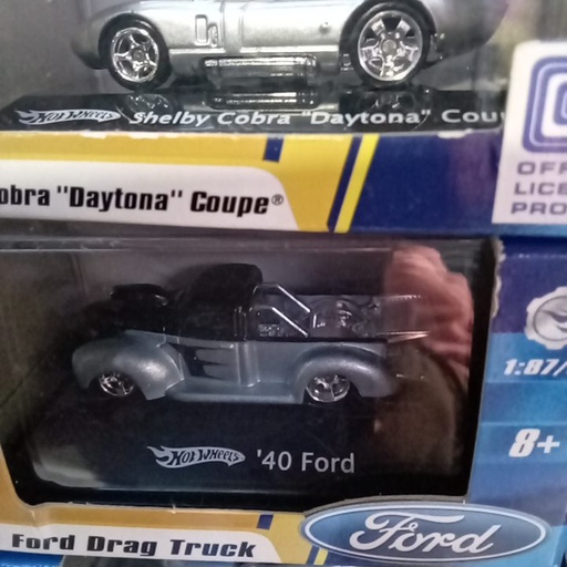 HOTWHEELS 40 FORD DRAG TRUCK